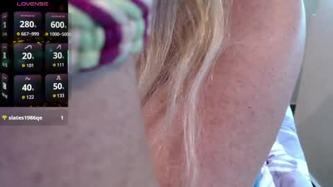 Snapshot of jennadeluxe chatting on April 24, 2026, 9:45 am Jenna online show from April 24, 2026, 9:45 am