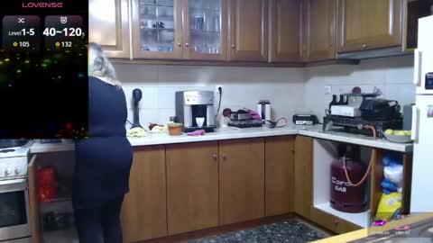 Snapshot of jennadeluxe chatting on April 25, 2026, 5:10 pm Jenna online show from April 25, 2026, 5:10 pm