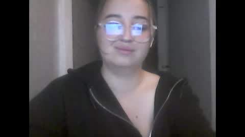 JennalDirl online show from October 17, 2025, 8:44 pm