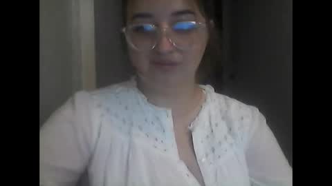 JennalDirl online show from October 20, 2025, 7:42 am