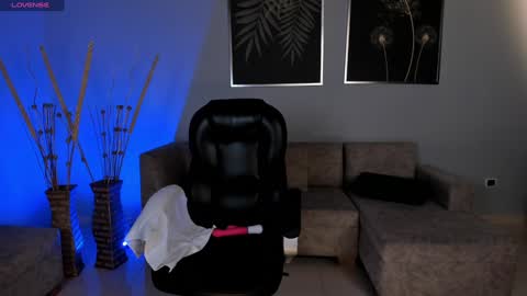 Jenna Olson  online show from February 6, 2025, 10:37 am