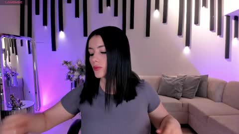 Jenna Olson  online show from February 19, 2025, 6:54 pm