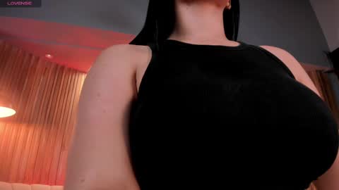 Jenna Olson  online show from February 25, 2025, 6:31 pm