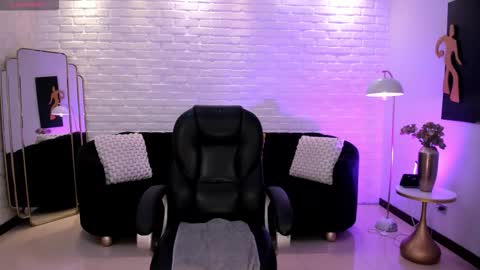 Jenna Olson  online show from February 7, 2026, 7:06 pm