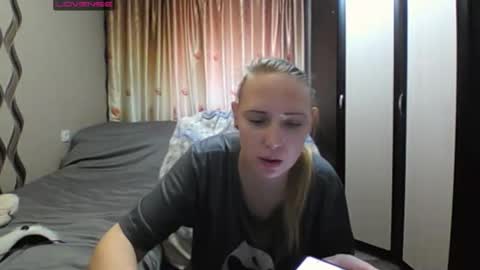 JenniDeep online show from March 21, 2026, 12:43 pm