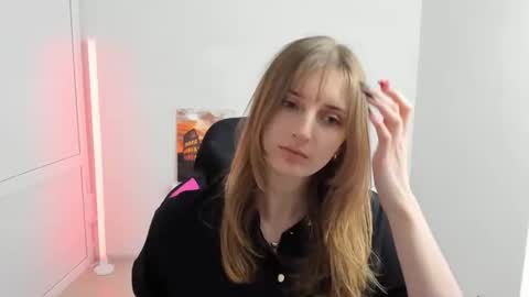 Karla online show from April 6, 2026, 1:23 pm
