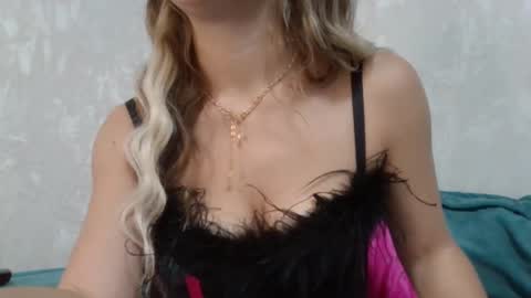 Jennifer online show from December 14, 2024, 12:44 pm