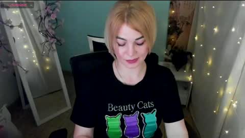 Snapshot of jennifer_cuttie chatting on May 7, 2026, 1:05 pm Jennifer online show from May 7, 2026, 1:05 pm