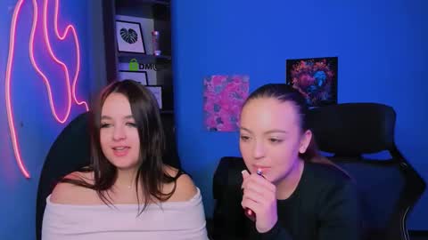 jennifer_sheil online show from February 4, 2026, 2:45 pm