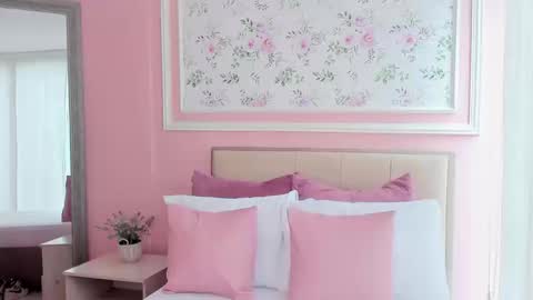 Jenifer online show from September 17, 2025, 5:14 pm