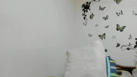 Snapshot of jenniferloveyou chatting on May 3, 2026, 9:43 pm jenniferloveyou online show from May 3, 2026, 9:43 pm