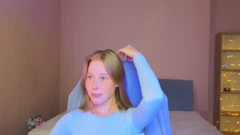 Snapshot of jenny_angelok chatting on July 31, 2026, 1:32 pm Next broadcast on December 05 subject to change online show from July 31, 2026, 1:32 pm