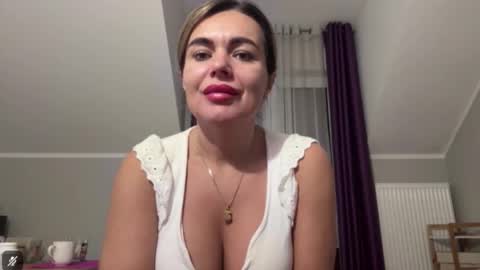 Snapshot of jenny_play1 chatting on October 22, 2025, 7:08 am Jenny online show from October 22, 2025, 7:08 am