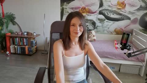 jennycutey online show from March 19, 2026, 4:16 am