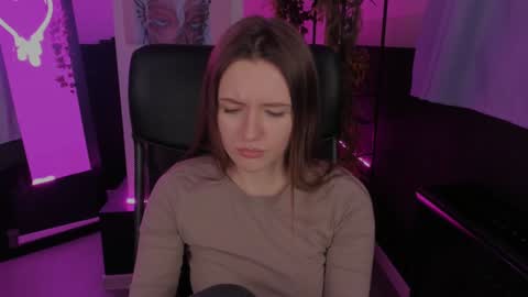 Snapshot of jennydens chatting on December 10, 2024, 8:40 am Jenny NO Nude online show from December 10, 2024, 8:40 am