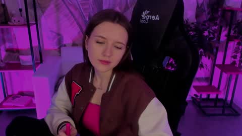 Snapshot of jennydens chatting on December 21, 2024, 3:03 am Jenny NO Nude online show from December 21, 2024, 3:03 am