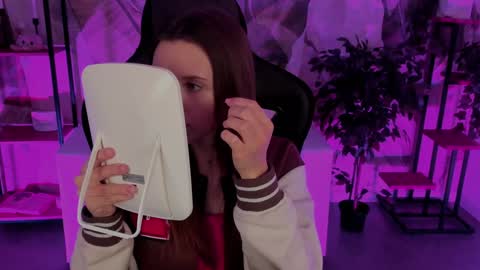 Snapshot of jennydens chatting on December 21, 2024, 6:09 am Jenny NO Nude online show from December 21, 2024, 6:09 am