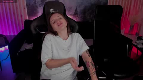 Snapshot of jennydens chatting on January 11, 2025, 11:23 am Jenny NO Nude online show from January 11, 2025, 11:23 am