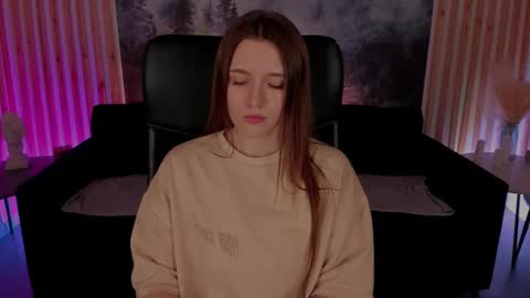 Snapshot of jennydens chatting on March 7, 2025, 8:13 am Jenny NO Nude online show from March 7, 2025, 8:13 am