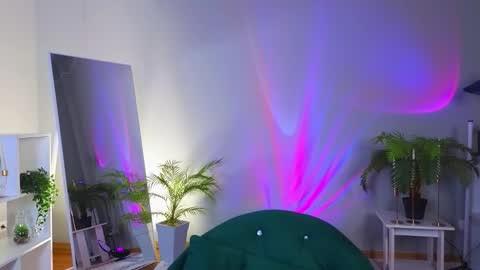 Snapshot of jennyfer_me chatting on November 10, 2025, 11:53 am jennyfer_me online show from November 10, 2025, 11:53 am