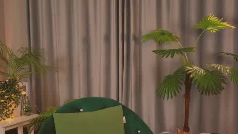 Snapshot of jennyfer_me chatting on February 10, 2026, 12:31 pm jennyfer_me online show from February 10, 2026, 12:31 pm