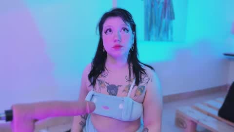 Angela online show from September 19, 2025, 11:44 am