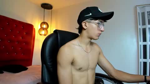 Snapshot of jeremy_job chatting on December 19, 2025, 11:50 am Jeremy online show from December 19, 2025, 11:50 am