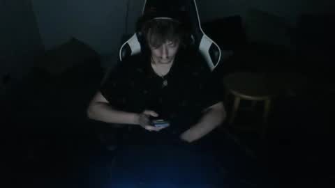 jerimiahslhong online show from November 17, 2025, 3:23 am