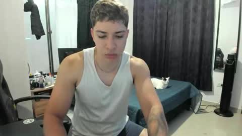 jeroo__ online show from December 15, 2025, 9:52 pm