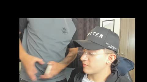 jeroo__ online show from December 17, 2025, 5:02 am