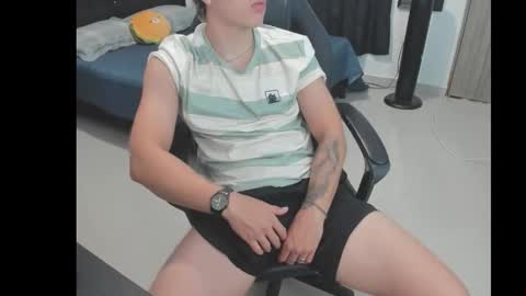 jeroo__ online show from December 18, 2025, 10:27 pm