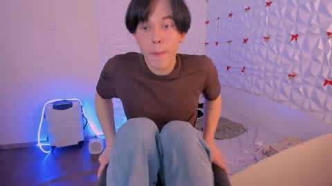 Snapshot of jerrybomb_ chatting on June 6, 2026, 12:32 pm Jerrybomb online show from June 6, 2026, 12:32 pm