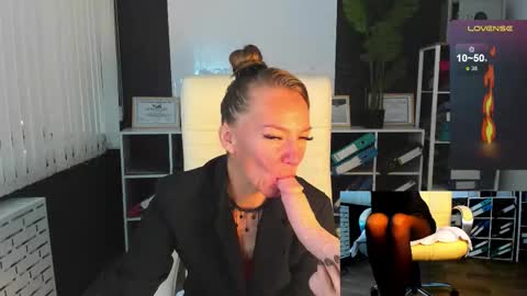 Snapshot of jesica_moon_peachy chatting on September 13, 2025, 1:38 am jesica_moon_peachy online show from September 13, 2025, 1:38 am