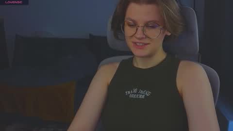 Snapshot of jess0e9 chatting on October 7, 2025, 12:13 pm JessieVibes online show from October 7, 2025, 12:13 pm