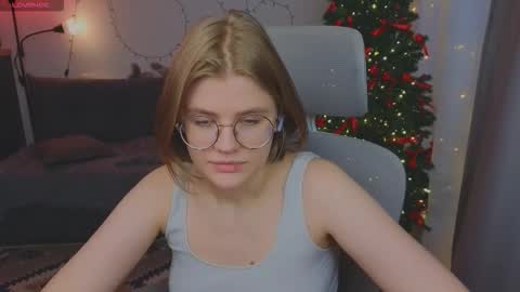 Snapshot of jess0e9 chatting on December 17, 2025, 12:11 pm JessieVibes online show from December 17, 2025, 12:11 pm