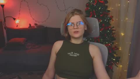 Snapshot of jess0e9 chatting on December 21, 2025, 1:29 pm JessieVibes online show from December 21, 2025, 1:29 pm