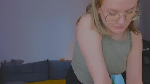 Snapshot of jess0e9 chatting on April 18, 2026, 1:48 pm JessieVibes online show from April 18, 2026, 1:48 pm