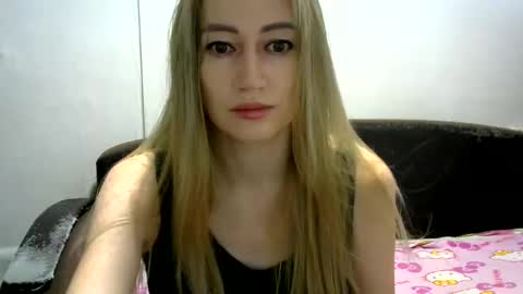 Snapshot of jessfox1 chatting on December 23, 2024, 4:01 am JessFox1 online show from December 23, 2024, 4:01 am