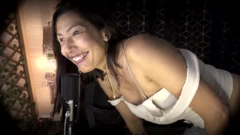 Jessica Gomez online show from April 8, 2026, 1:38 am