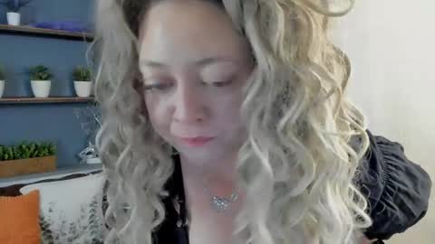 Snapshot of jessica_foxie chatting on May 6, 2026, 3:28 pm Jessica online show from May 6, 2026, 3:28 pm