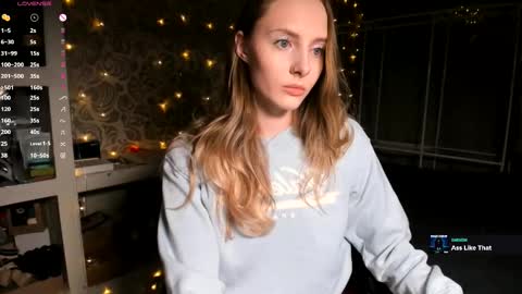 Mila online show from March 6, 2025, 12:10 am