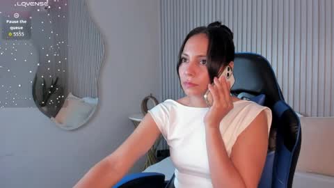 jessica_taylor_22 online show from April 7, 2026, 7:36 pm