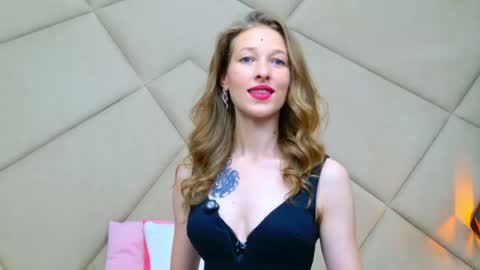 Snapshot of jessicagibson chatting on May 18, 2026, 9:09 pm Jessica online show from May 18, 2026, 9:09 pm
