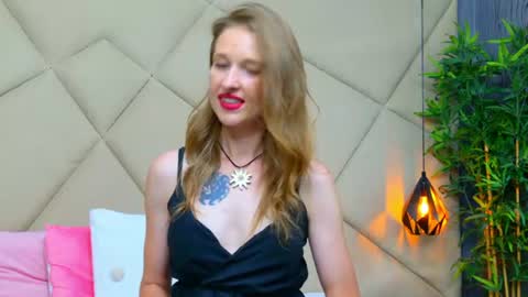 Snapshot of jessicagibson chatting on June 18, 2026, 6:56 pm Jessica online show from June 18, 2026, 6:56 pm