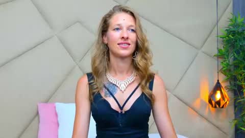 Snapshot of jessicagibson chatting on July 2, 2026, 9:54 pm Jessica online show from July 2, 2026, 9:54 pm