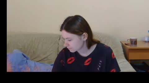 jessicaholland1 online show from April 15, 2026, 6:53 am