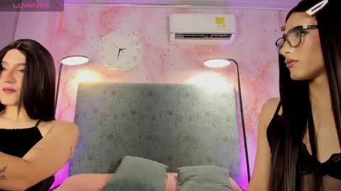 JESSI AND NAOMI online show from January 7, 2026, 12:24 am