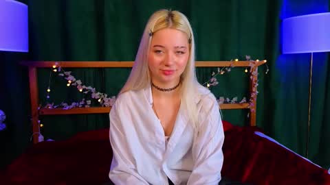 Danielle online show from November 26, 2025, 12:17 pm