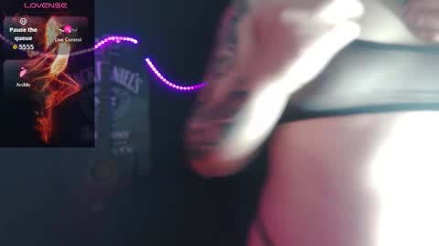 Snapshot of jessie_wild chatting on October 5, 2025, 2:43 am jessie_wild online show from October 5, 2025, 2:43 am