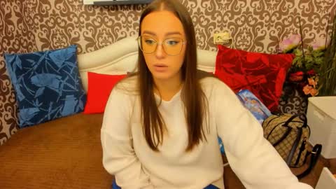 Aurora online show from November 4, 2025, 3:05 am